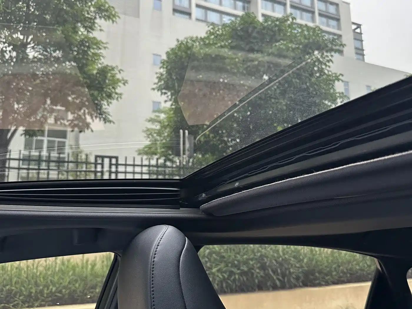 Toyota Avalon 2022 Hybrid 2.5L Luxury Edition фото 11