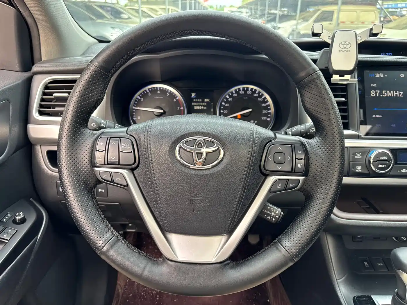 TOYOTA HIGHLANDER