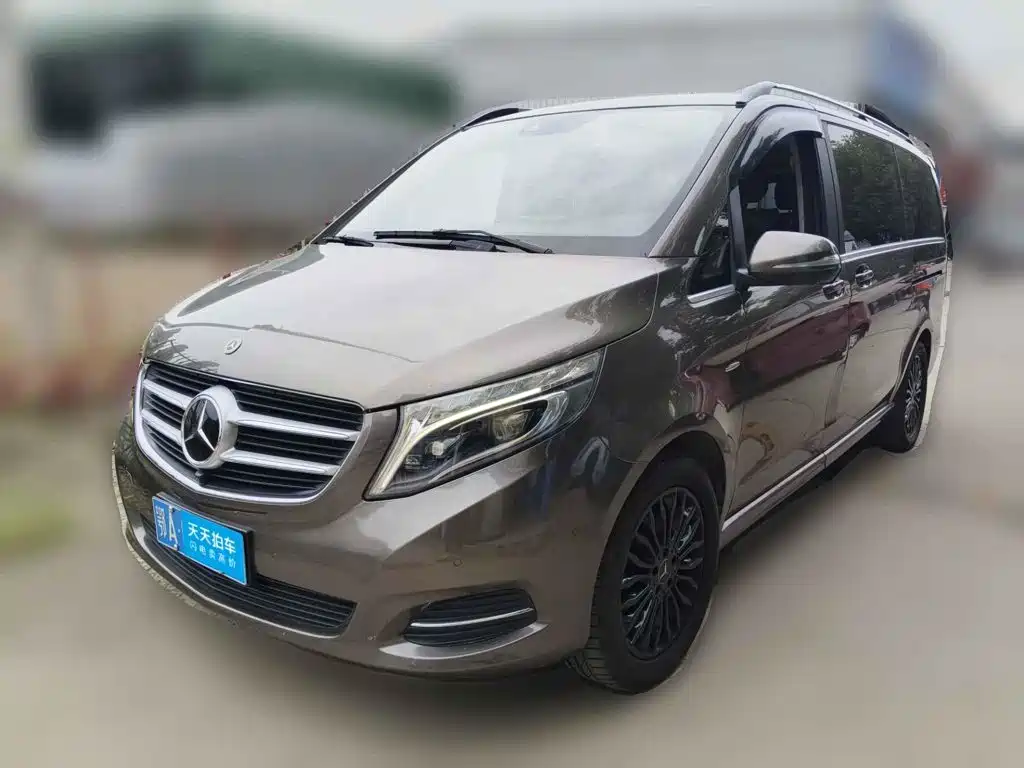 Photo 1 - Mercedes-Benz V-Class