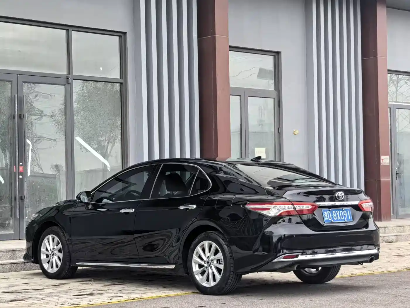 Фото 9 - Toyota Camry