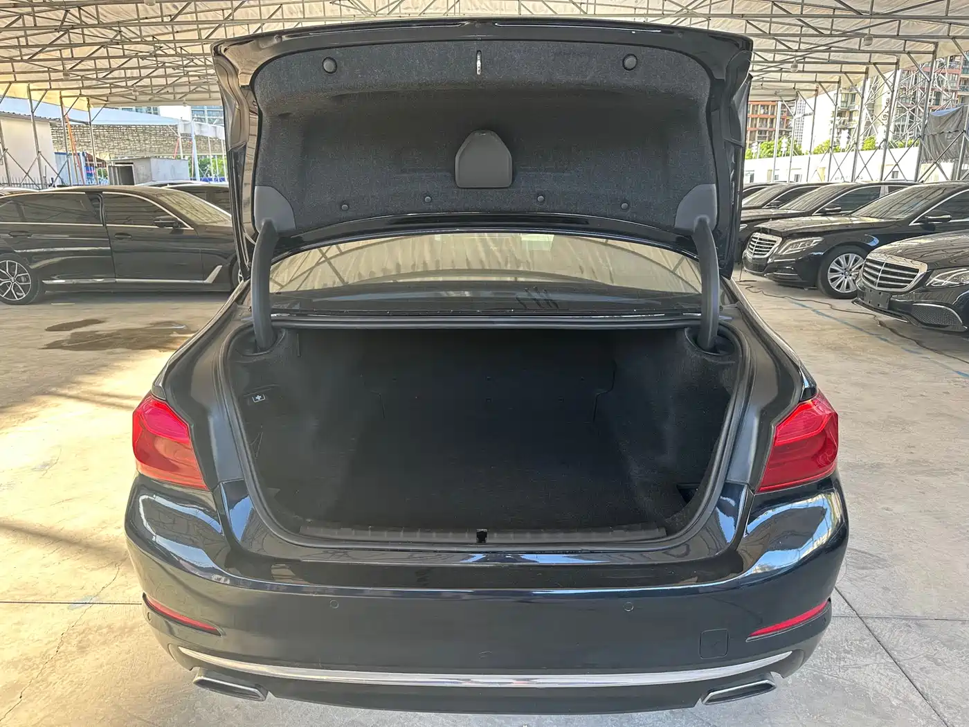 BMW 5 Series 2018 525Li Luxury Package фото 13