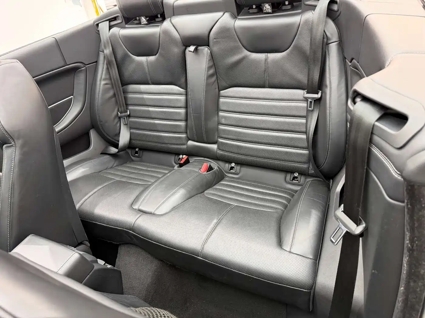 Land Rover Range Rover Evoque (Import) 2017 2.0T Convertible фото 16