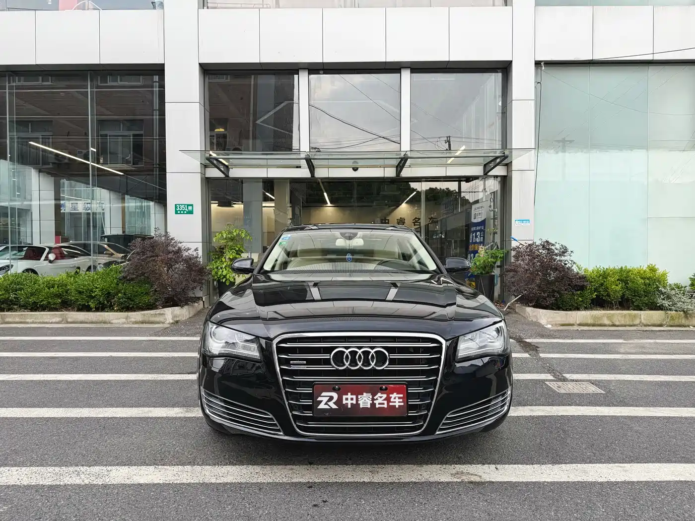 Audi A8 2012 A8L 45 TFSI quattro Comfort фото 2