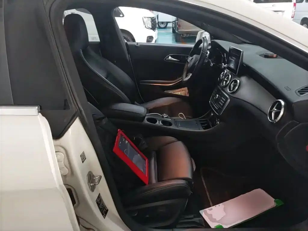 Mercedes-Benz CLA (Import) 2016 CLA 200 Fashion фото 25