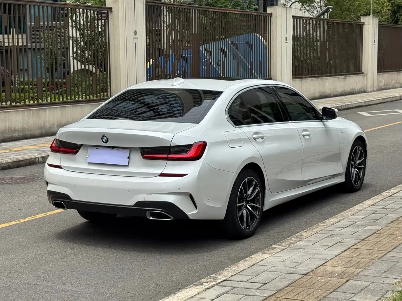 BMW 3 Series 2020 325Li M Sport Package фото 11