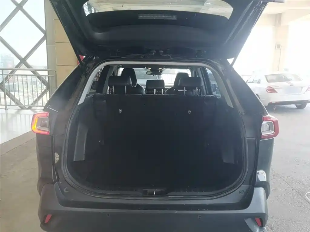 Toyota Wildlander 2022 2.0L CVT FWD Luxury PLUS Edition фото 19