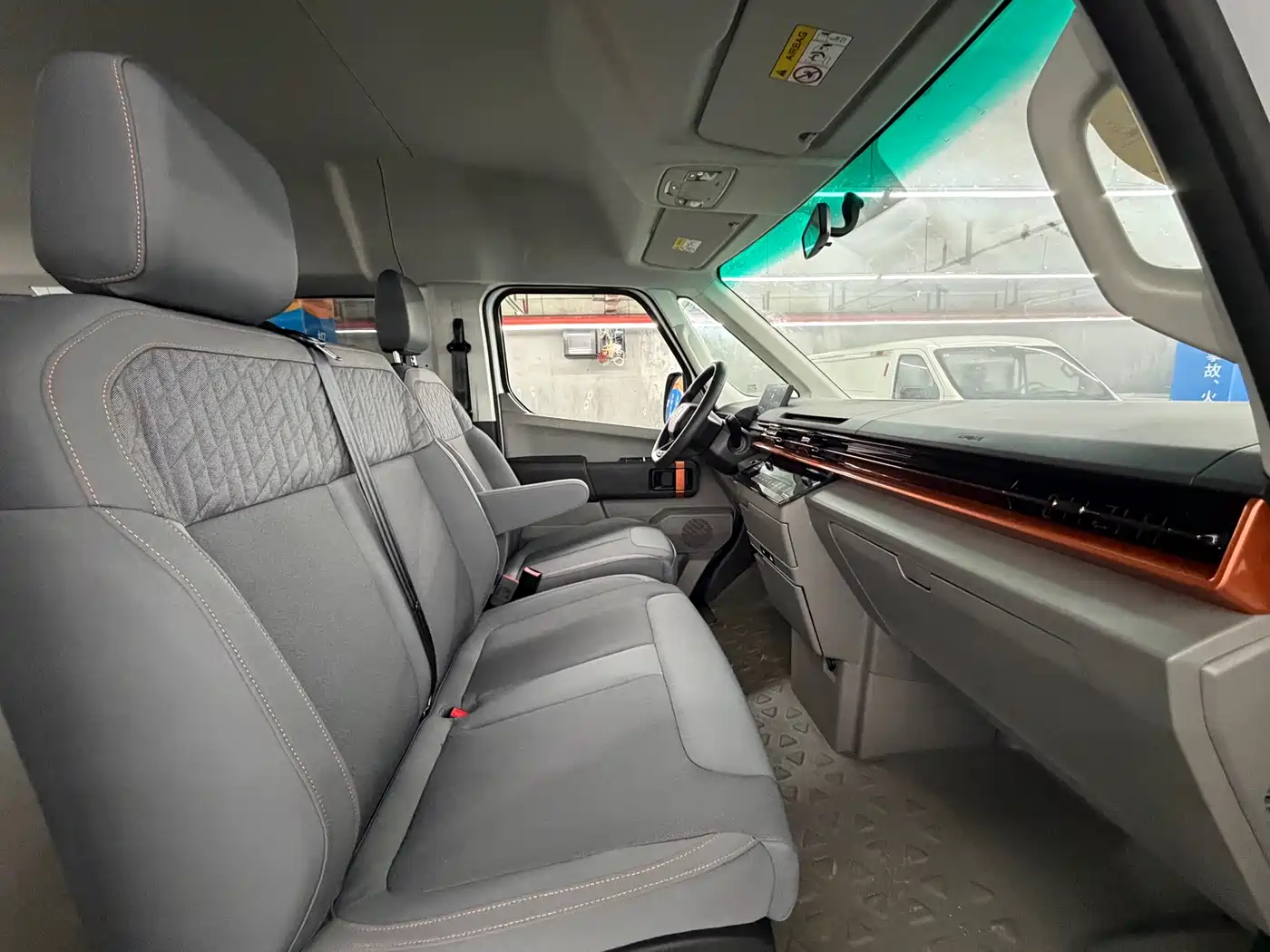 Yuan Cheng Farizon Super VAN 2025 Smart Wealth Edition Action 51kWh фото 9