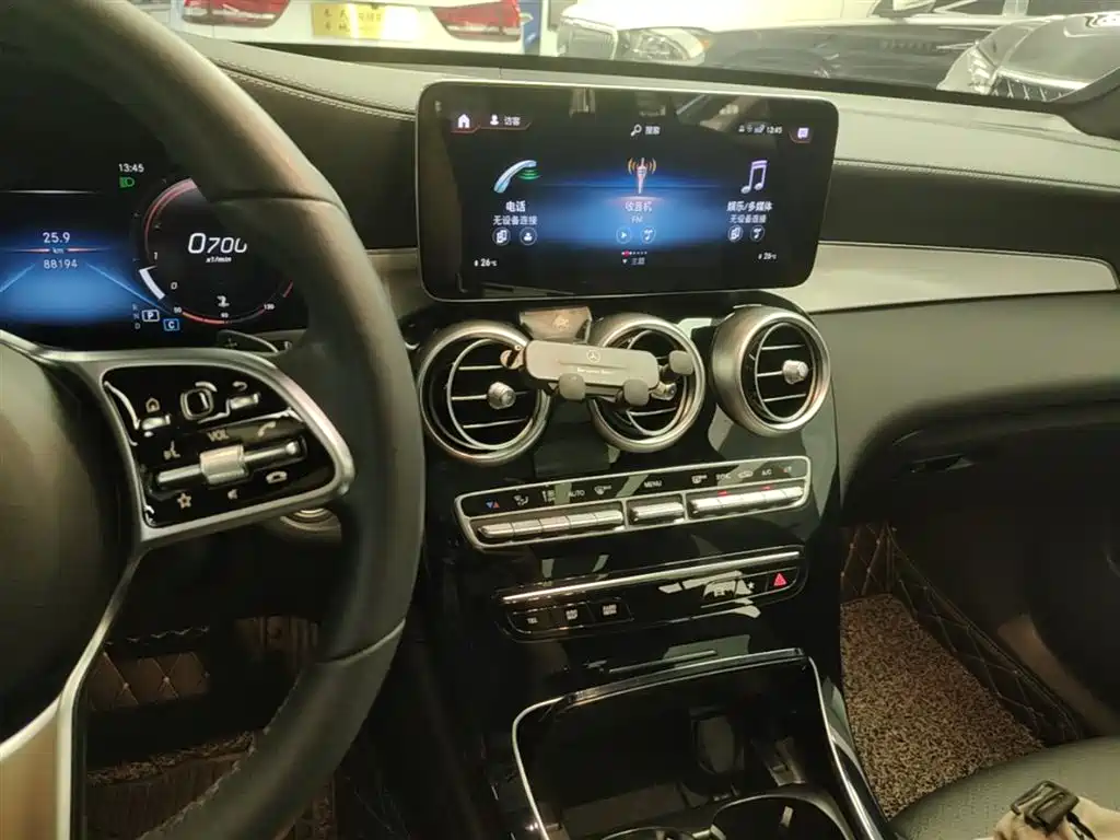 Mercedes-Benz GLC 2022 Facelift II GLC 260 L 4MATIC Sport Model фото 13