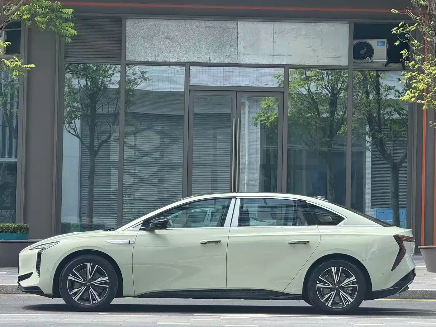 Hongqi EH7 2026 2025 600 Smart Selection Edition