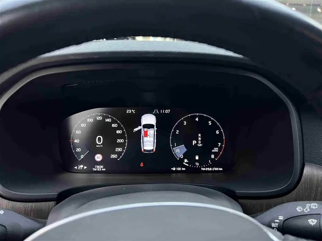 Фото 32 - Volvo V90