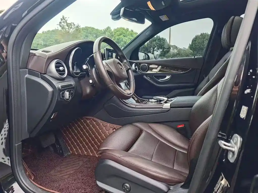 Mercedes-Benz GLC 2019 GLC 260 4MATIC Dynamic фото 4