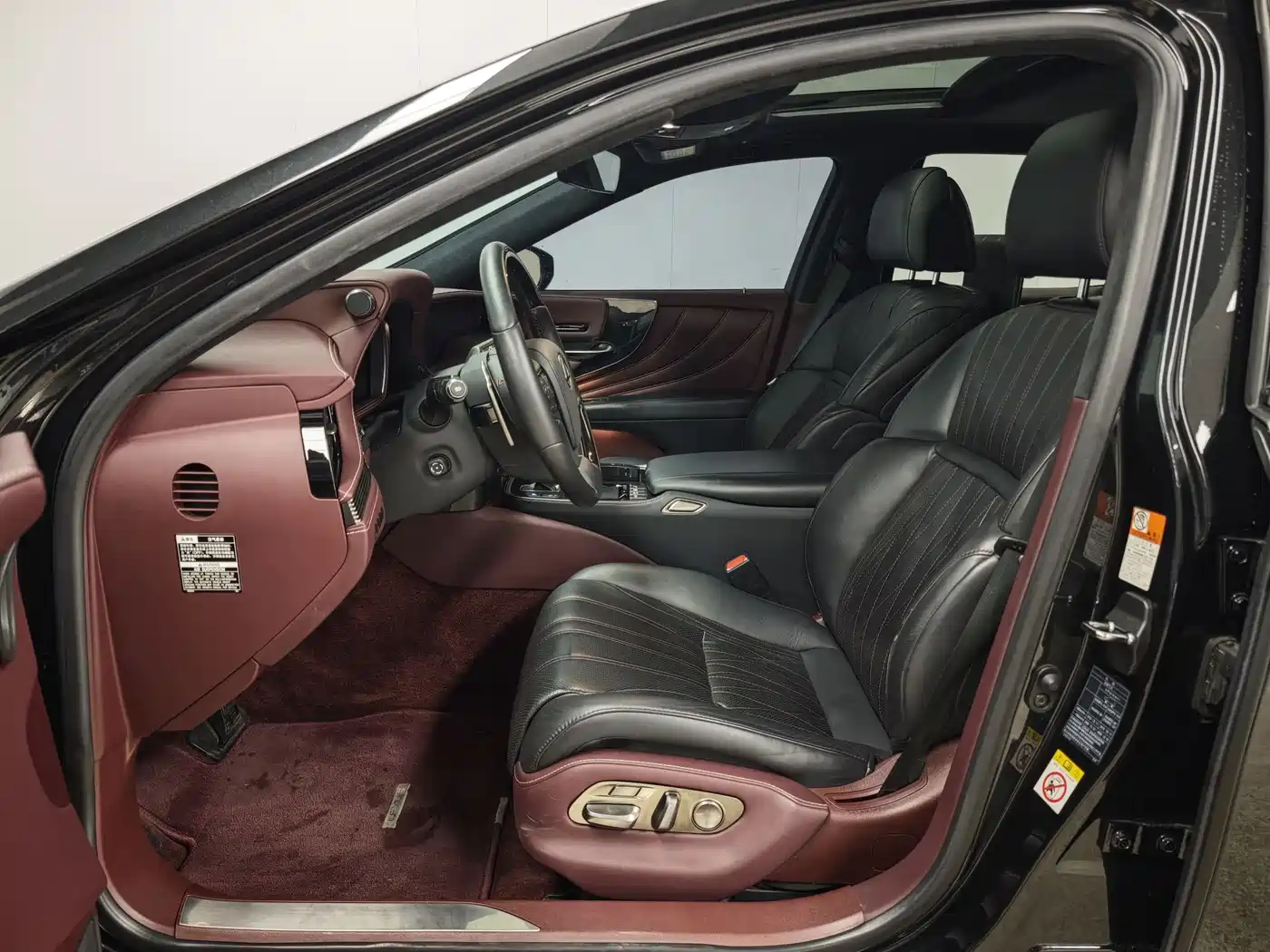 Lexus LS 2018 500h Executive Edition China V фото 7