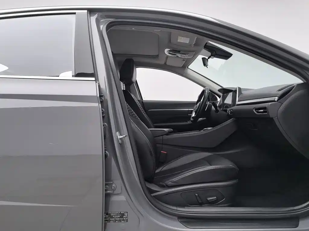 صورة 23 - Hyundai Sonata