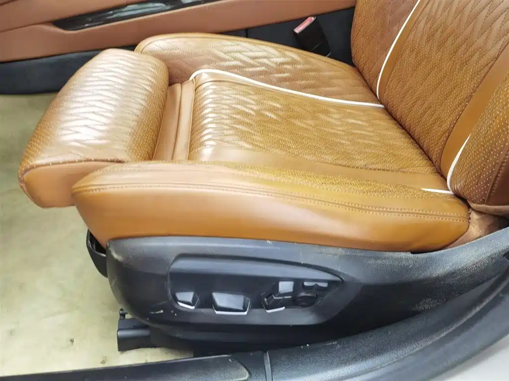 BMW 7 Series 2013 Model 740Li Leading фото 20