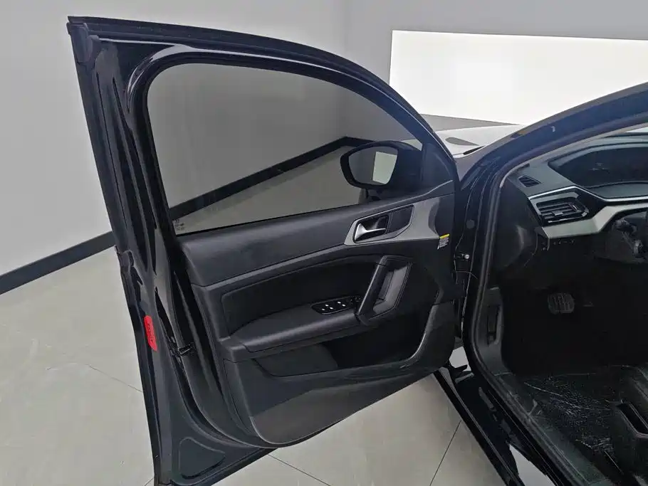 Peugeot 408 2023 2022 1.6T Progressive Edition