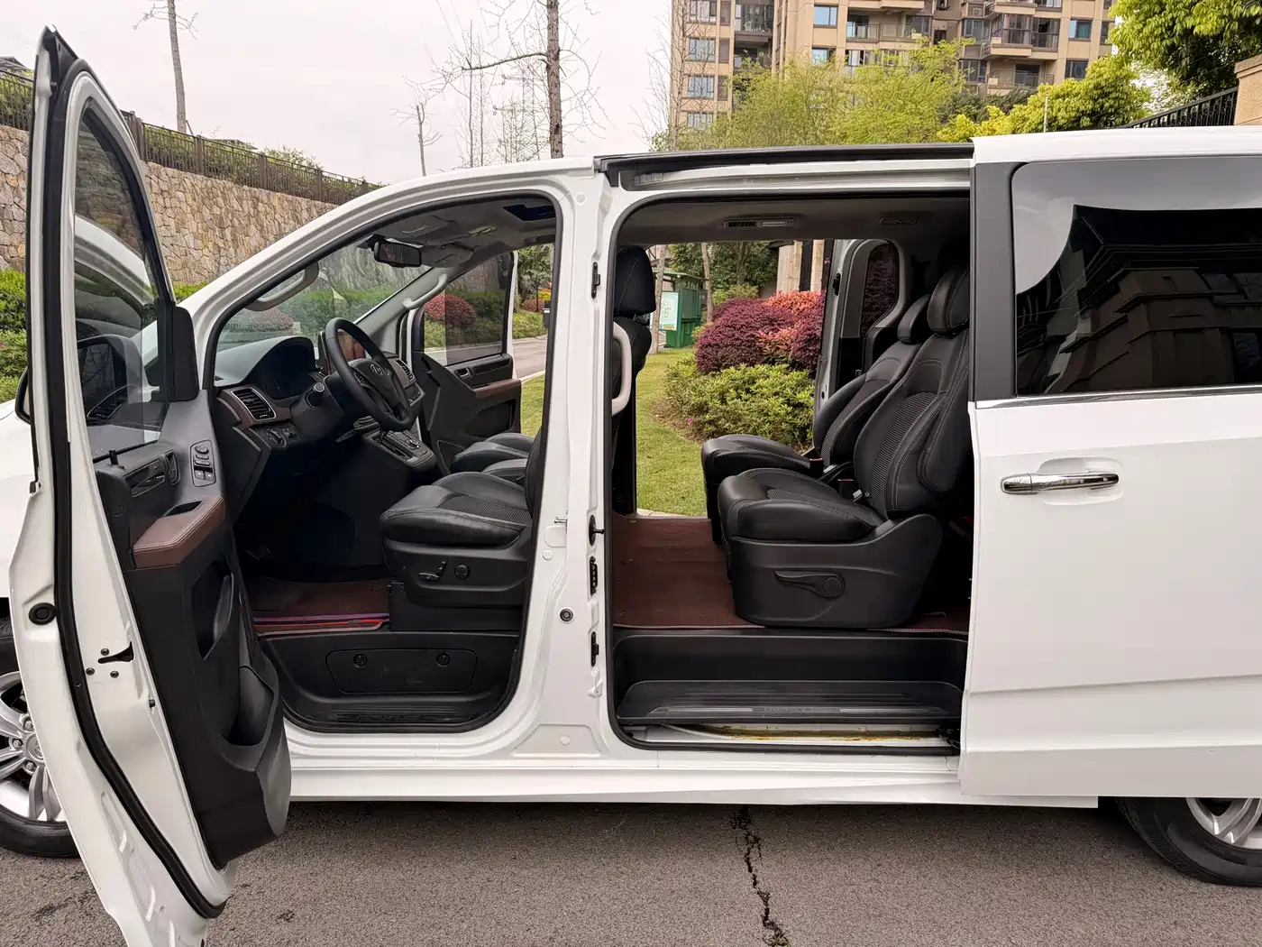 SAIC Maxus Maxus G10 2019 PLUS 2.0T Auto Elite China VI фото 39