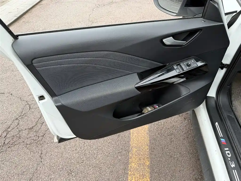 Volkswagen ID.3 2025 Smart Outstanding Edition фото 6