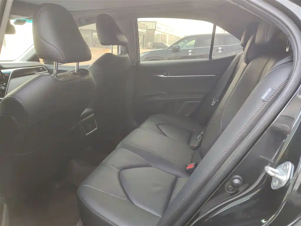 Toyota Camry 2021 2.5G Luxury Edition фото 17