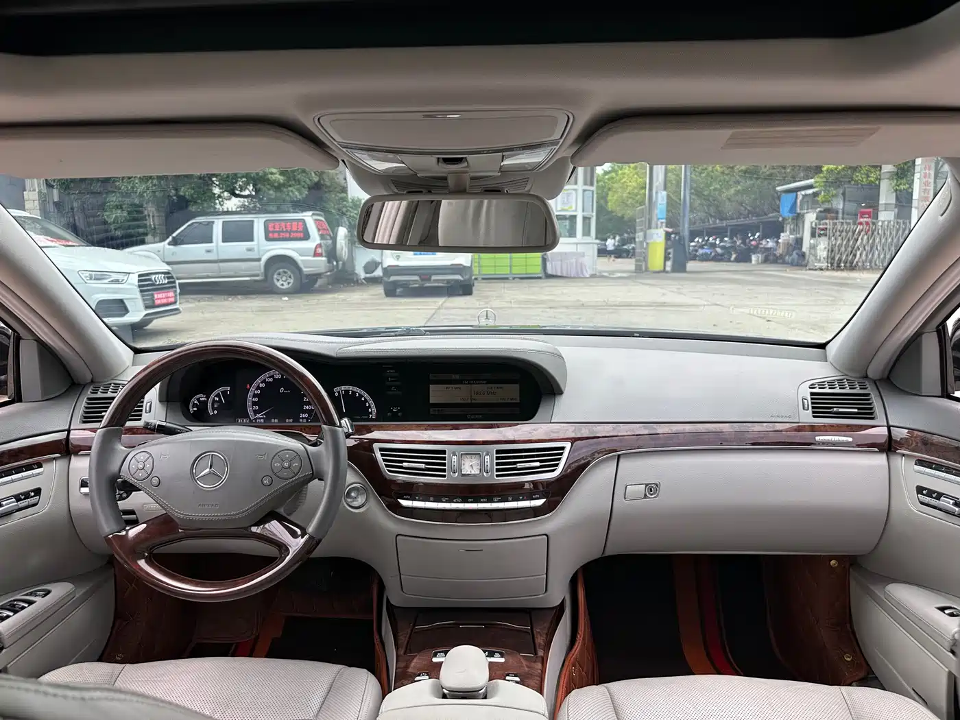 Mercedes-Benz S-Class 2012 S 350 L Grand Edition фото 11
