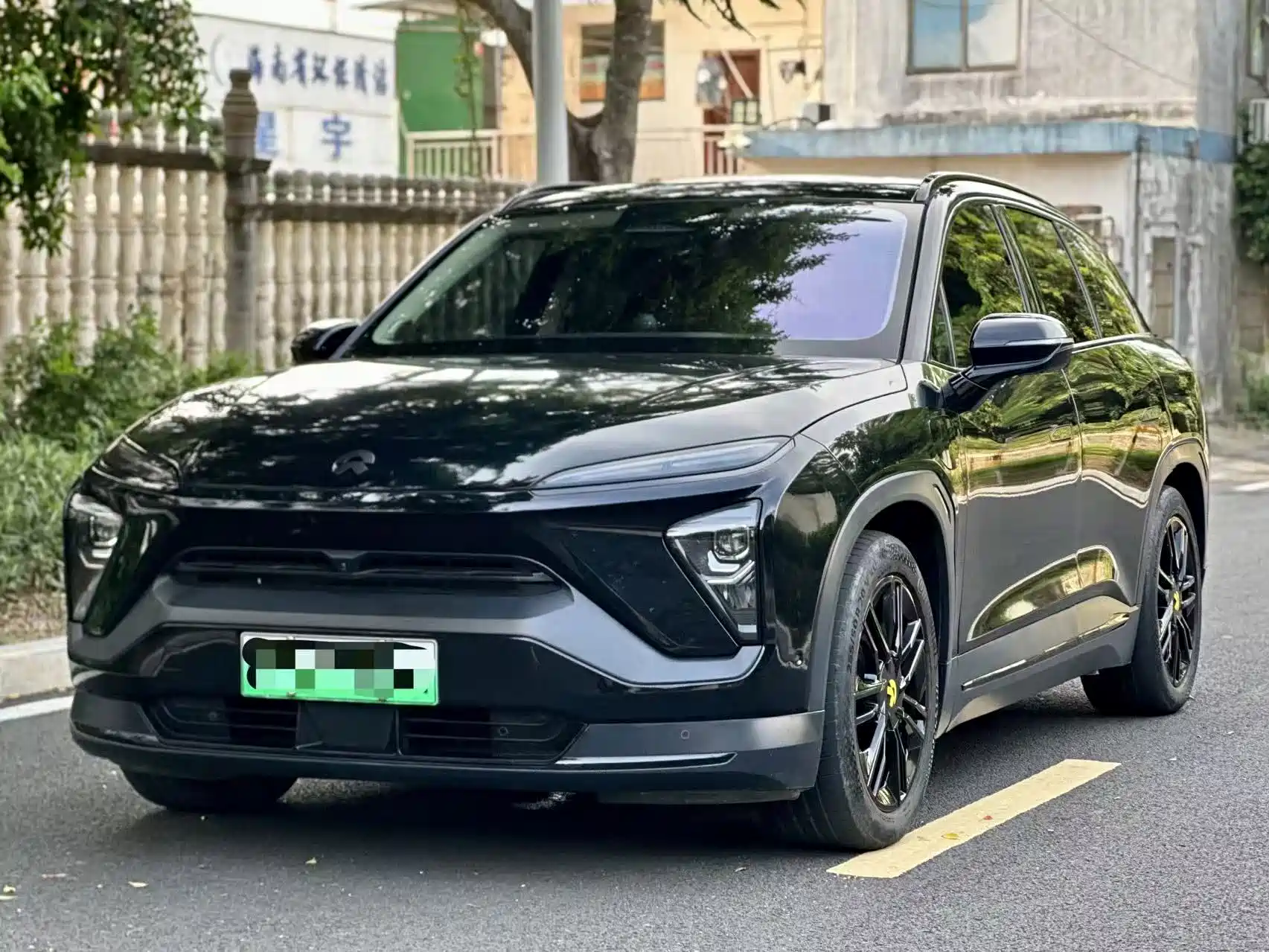 Фото 1 - NIO ES6
