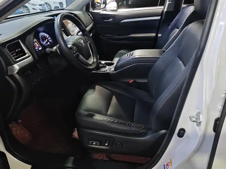 Toyota Highlander 2018 2.0T 4WD Luxury 7-seater (China V) фото 9