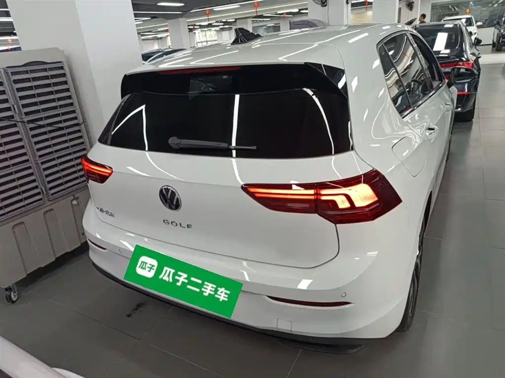 Volkswagen Golf 2025 Facelift 300TSI Pro фото 4