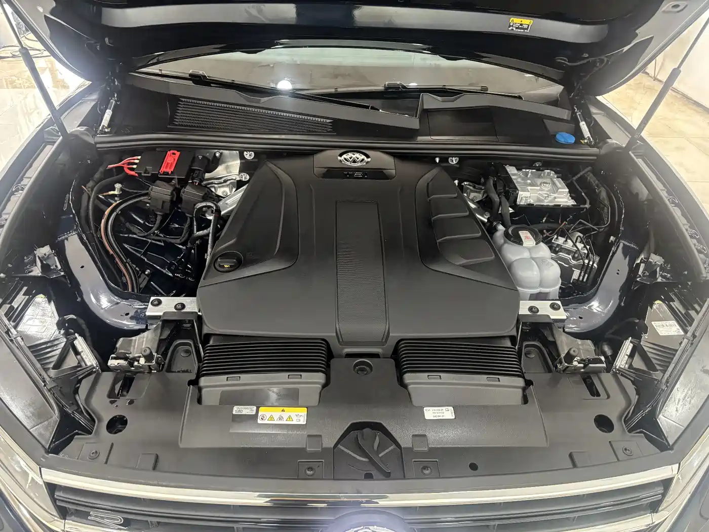 Volkswagen Touareg 2025 Facelift 2.0TSI RY Edition фото 32