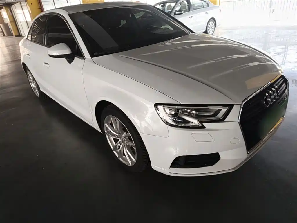 Audi A3 2018 30th Anniversary Limousine 35 TFSI Progressive фото 4