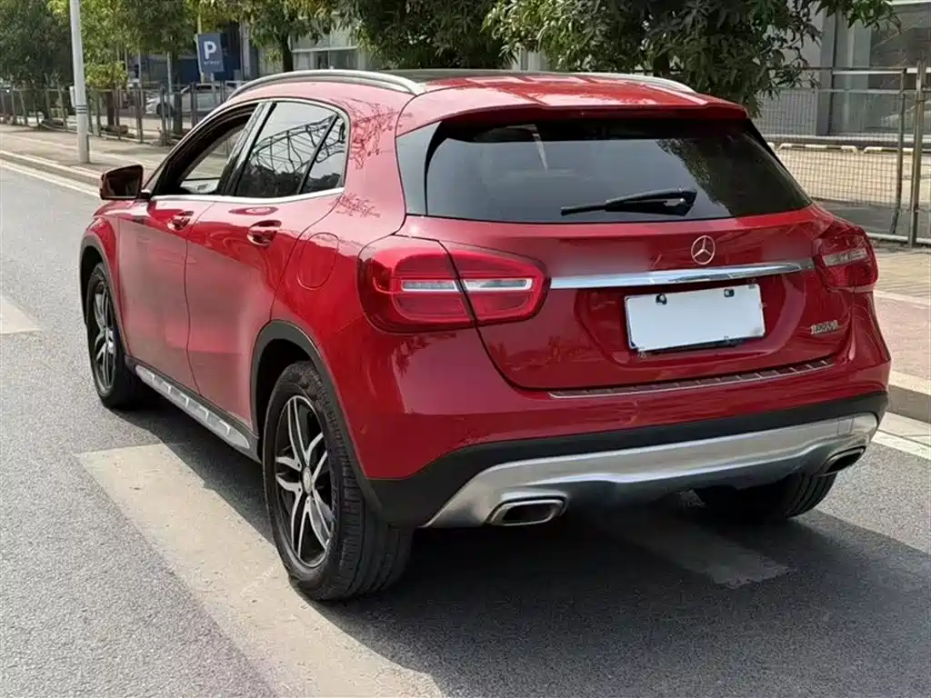 Mercedes-Benz GLA 2015 GLA 220 4MATIC Fashion Edition фото 23