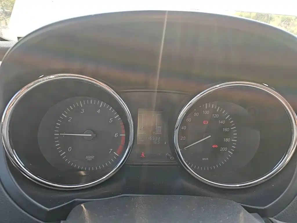 BAIC Huansu S3 2015 2014 1.5L Luxury (China IV)