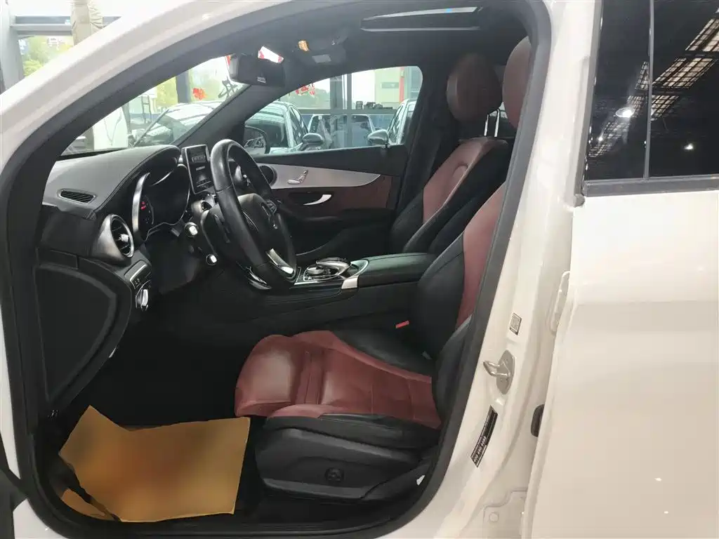 Mercedes-Benz GLC Coupe 2019 Facelift GLC 200 4MATIC Coupe SUV фото 11