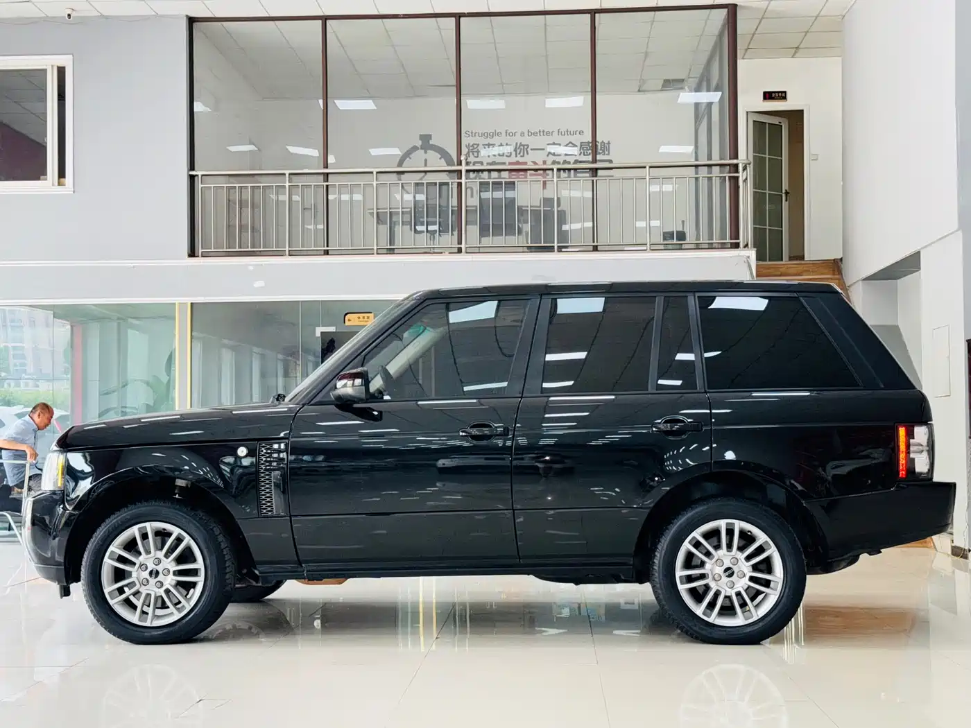 Land Rover Range Rover 2012 5.0 NA V8 фото 4