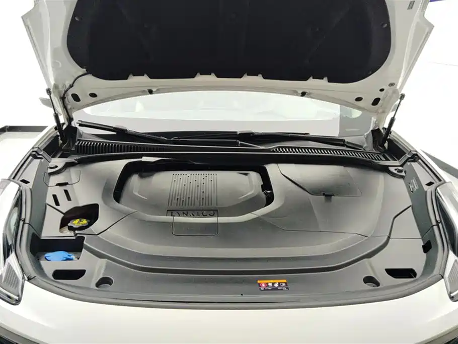 Lynk & Co 06 EM-P 2022 PHEV 84KM Range Pro фото 10