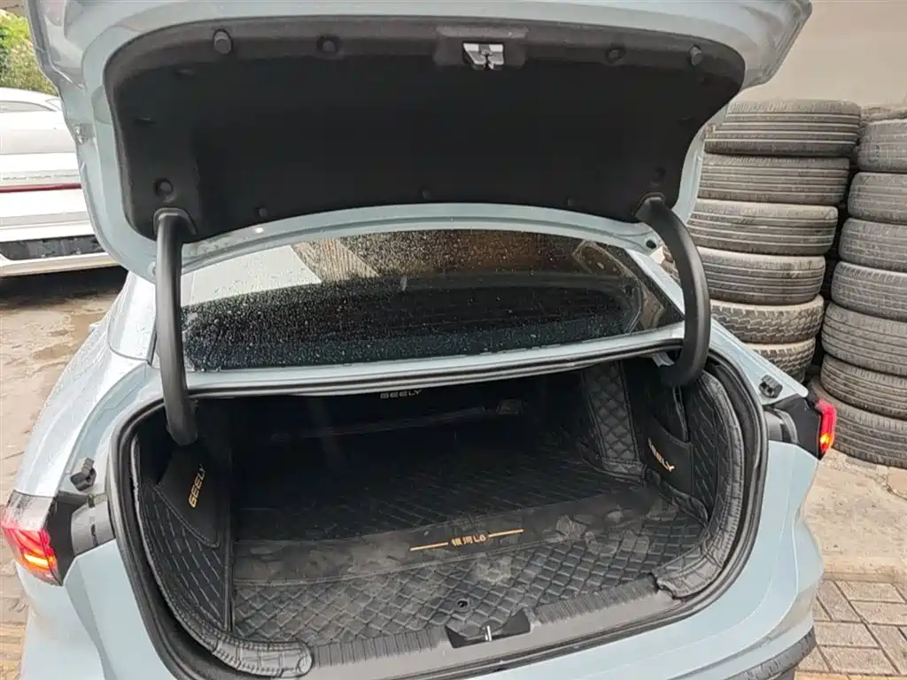 Geely Galaxy Galaxy L6 2023 60km PLUS фото 19