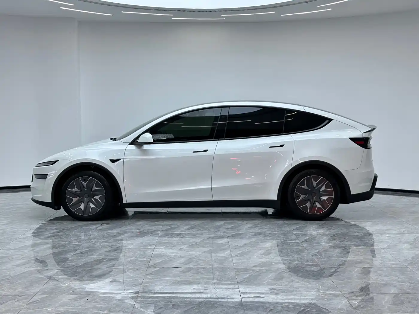 Tesla Model Y L 2026 2025 Facelift Long Range AWD