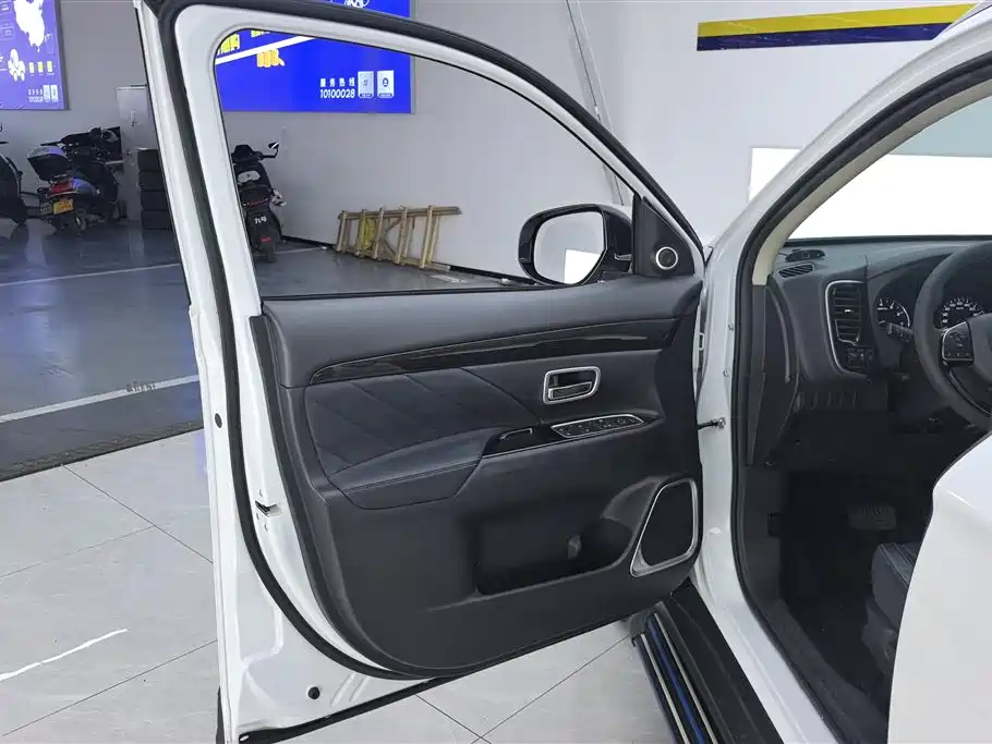 Mitsubishi Outlander 2019 2.0L 2WD Enjoy Edition 5-seater China V фото 7