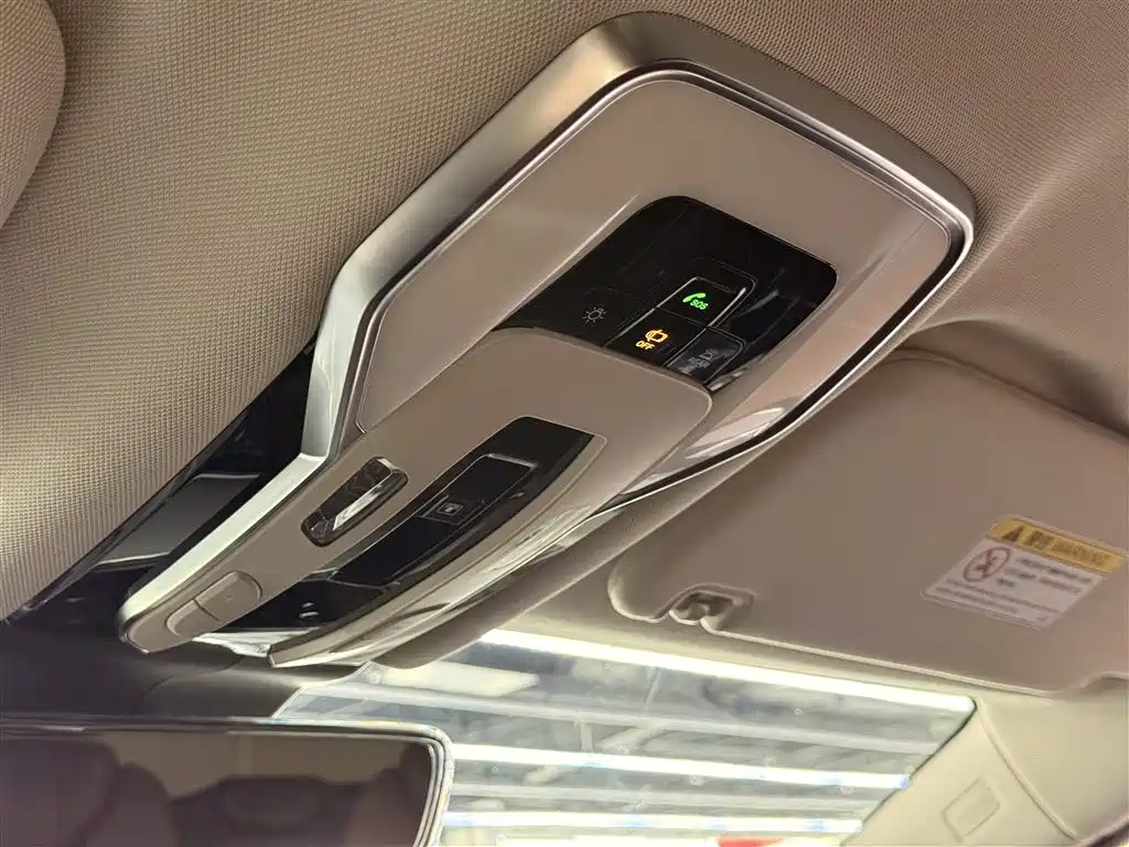 Hongqi HQ9 2023 2.0T Smart Connect Flag Enjoy Edition фото 24