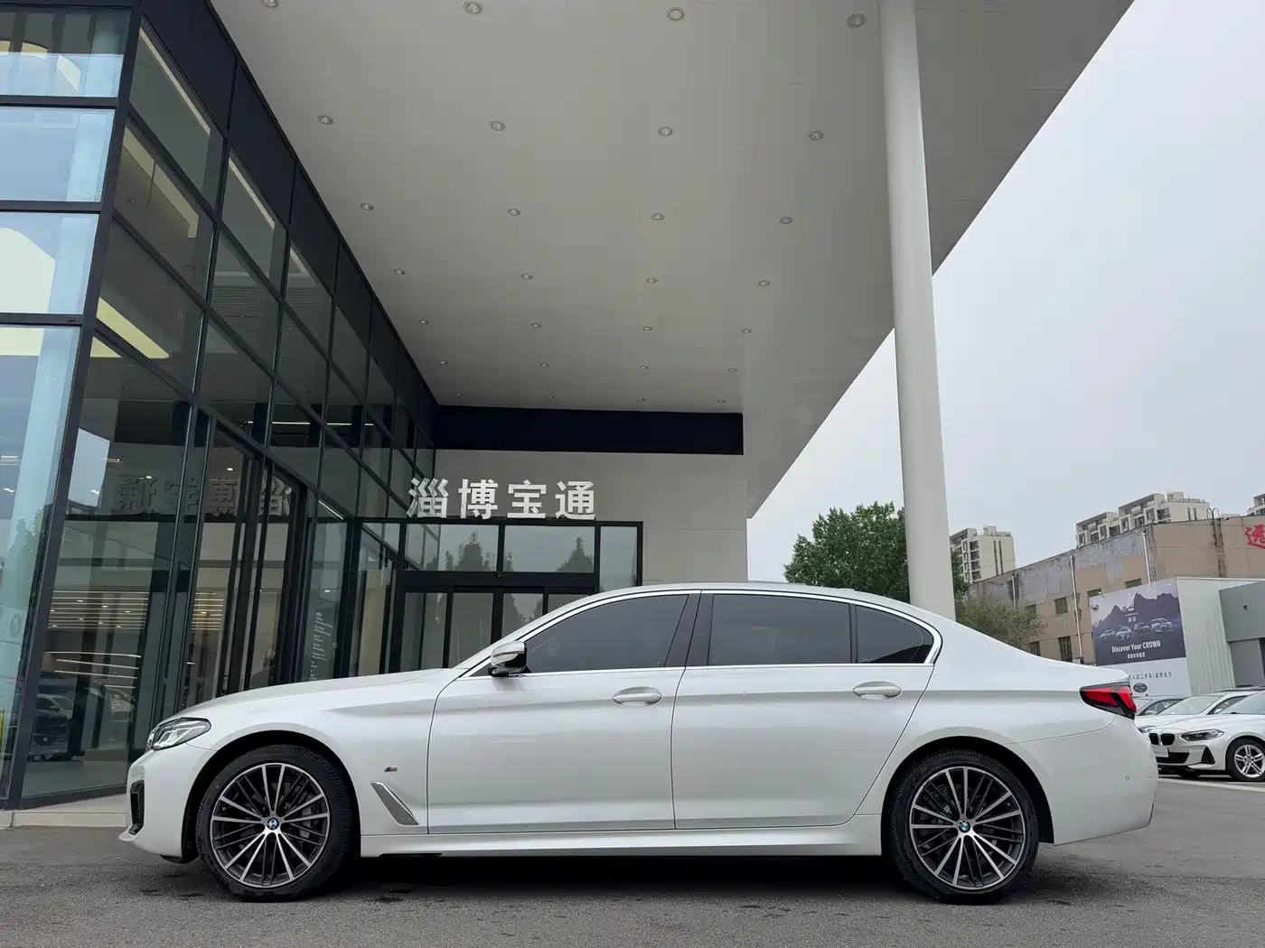 BMW 5 Series 2021 530Li Leading M Sport Package фото 10