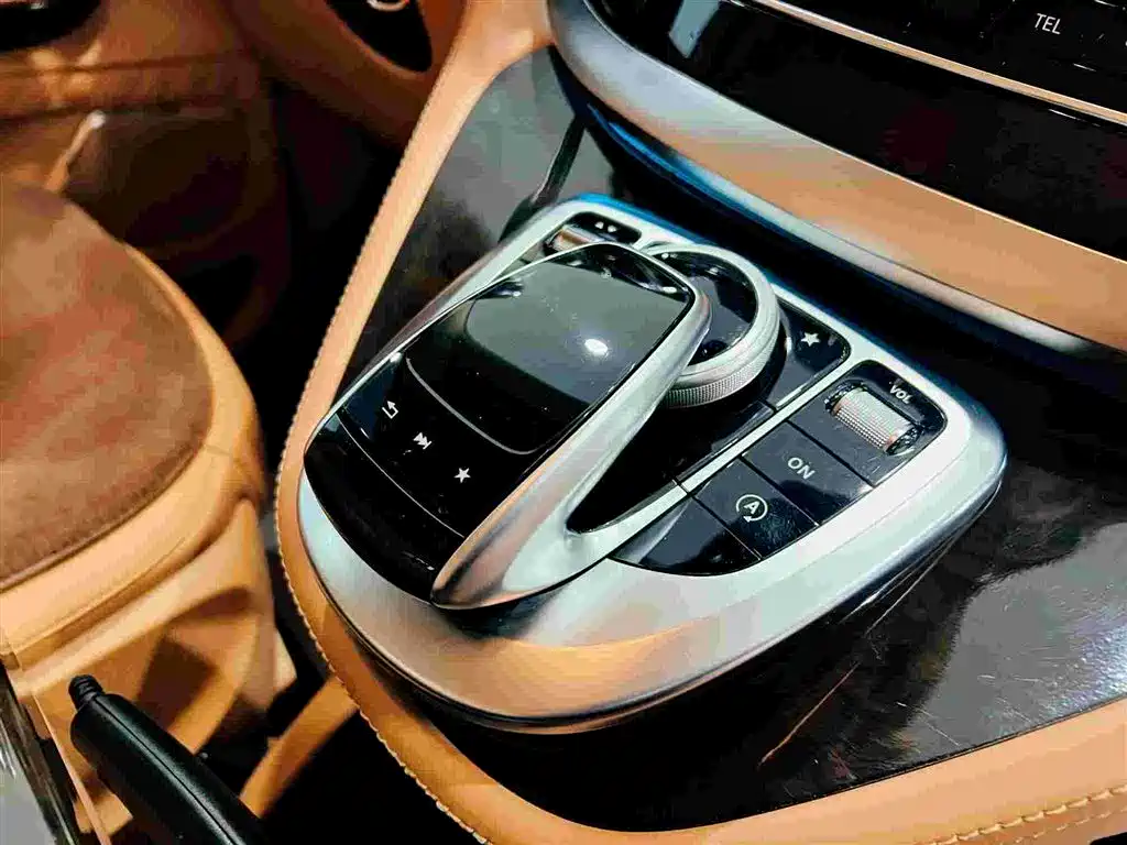 Mercedes-Benz V-Class 2020 V 260 Luxury Edition фото 12