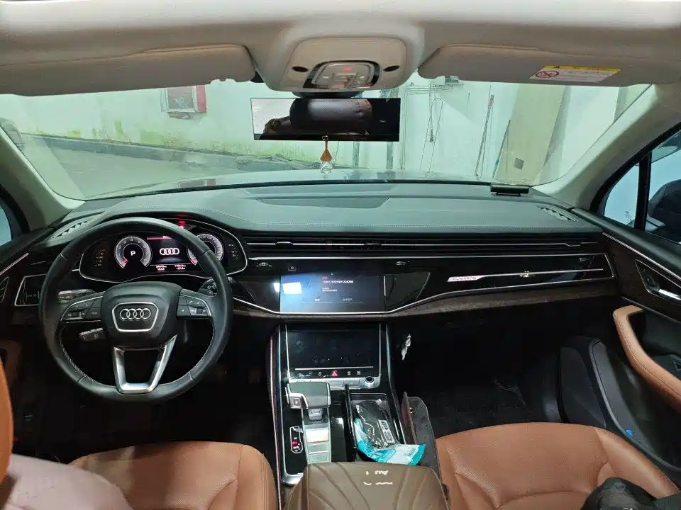 Photo 3 - Audi Q7