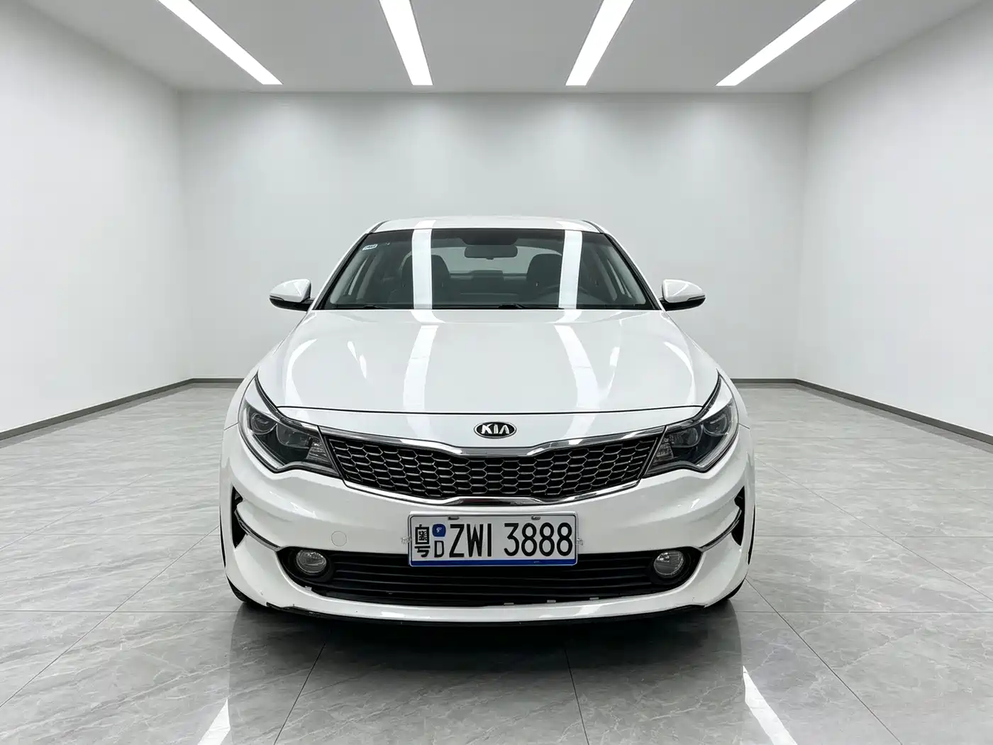 Photo 3 - Kia K5