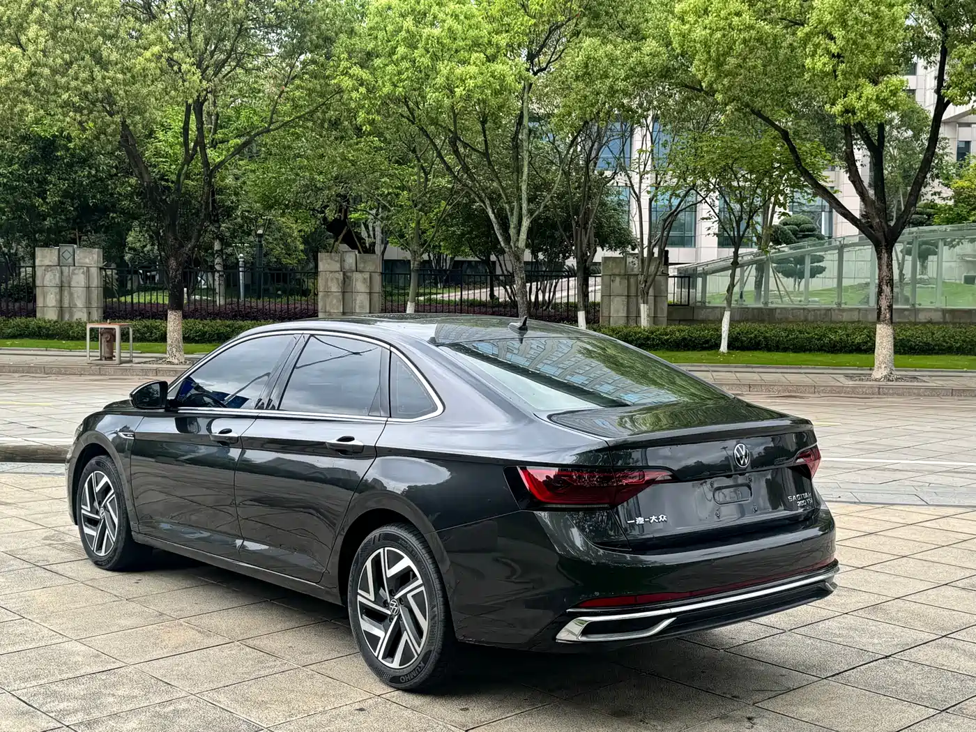 Volkswagen Sagitar 2023 Model Year 280TSI DSG Surpass Edition фото 15