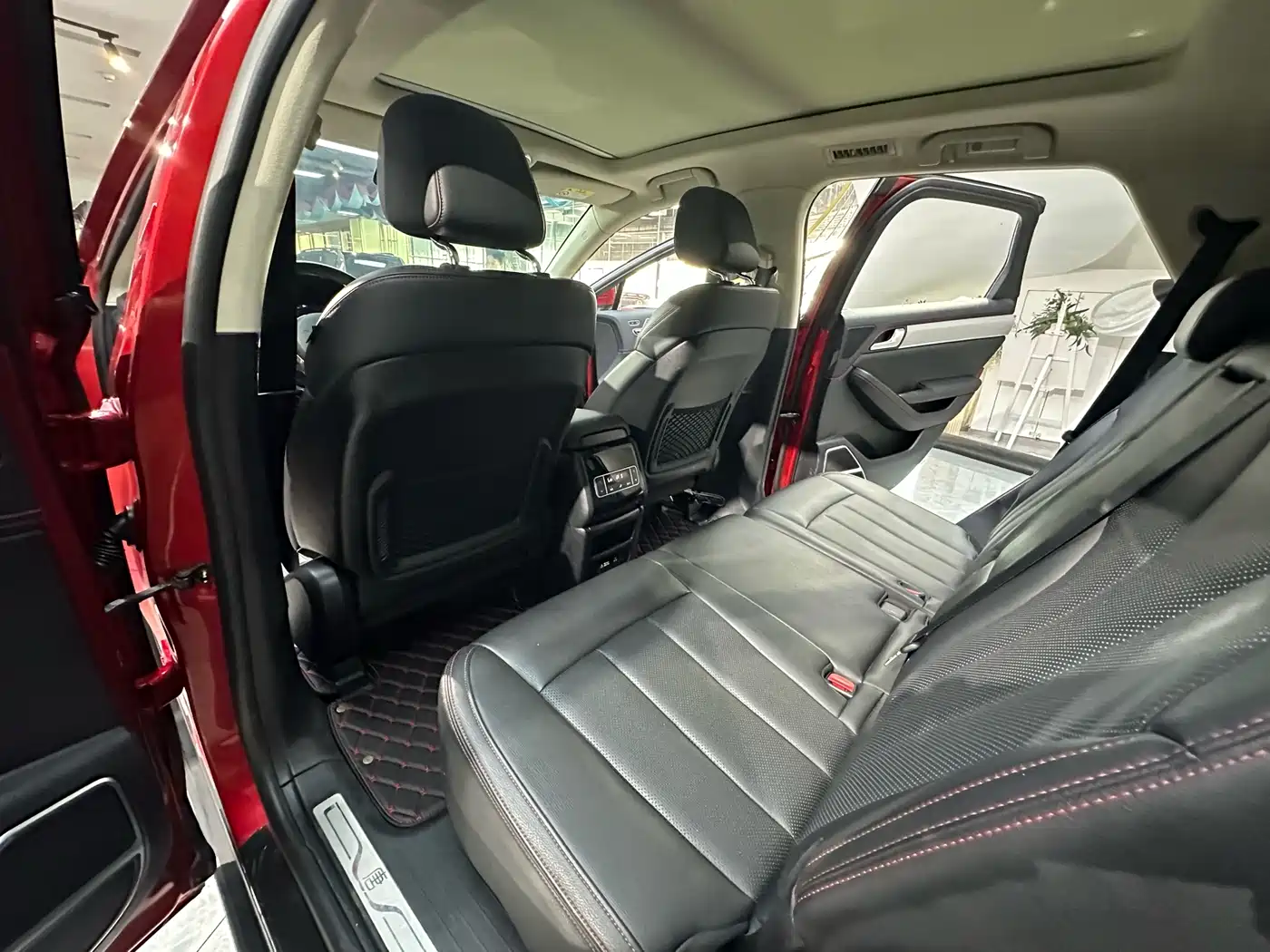 BYD Tang New Energy 2018 DM 2.0T AWD Smart Connection Enjoy Edition 7-Seater China V фото 9