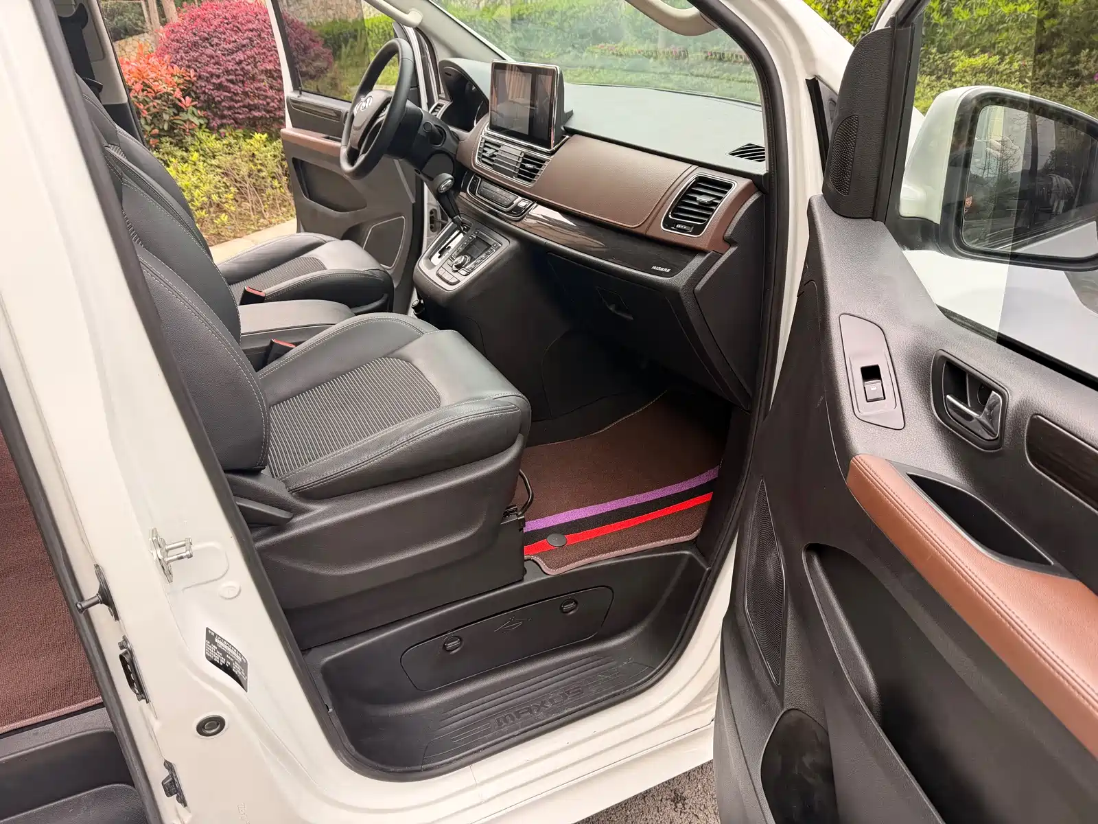 Фото 21 - Maxus G10