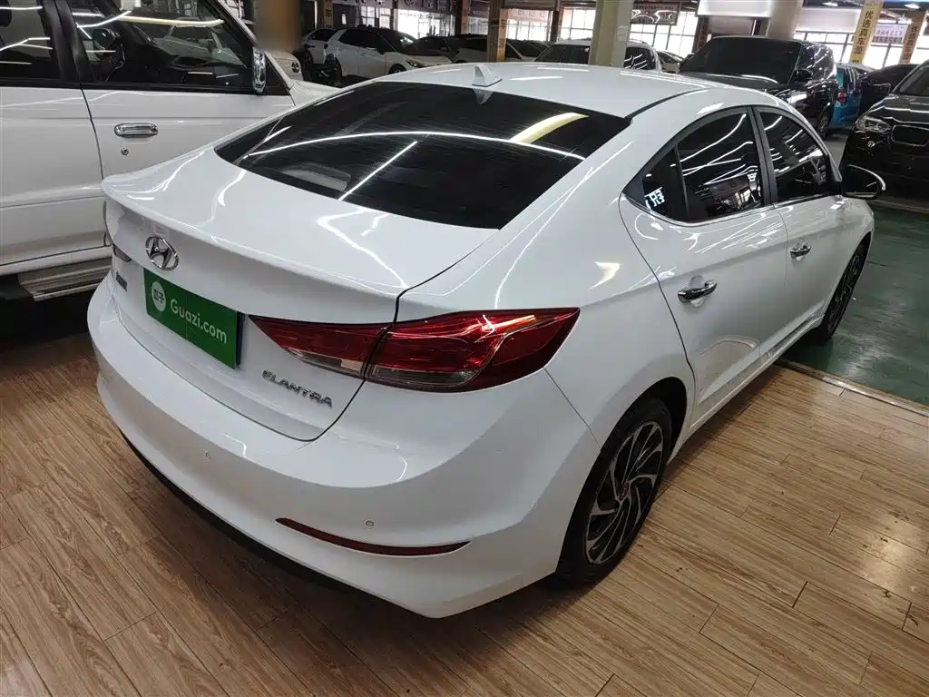 Hyundai Elantra 2020 1.5L CVT Smart Style·Elite фото 5