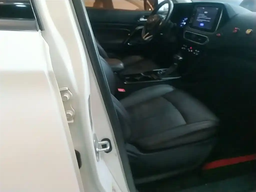 GAC Trumpchi Trumpchi GS4 2018 235T Automatic 2WD Luxury Smart Connect Million Commemorative Edition фото 25