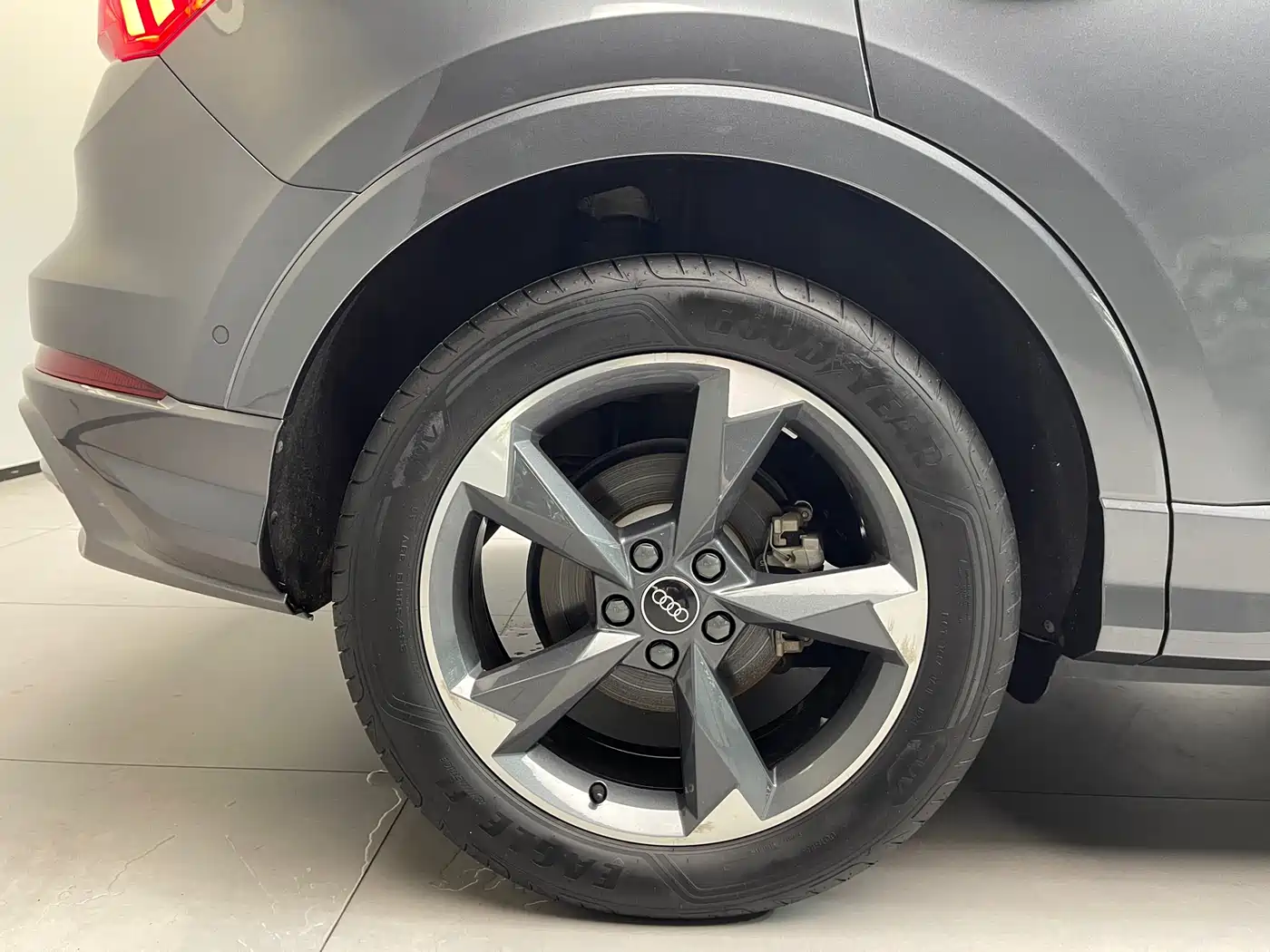 Audi Q3 2023 35 TFSI Fashion Dynamic Model (1.5T) фото 24