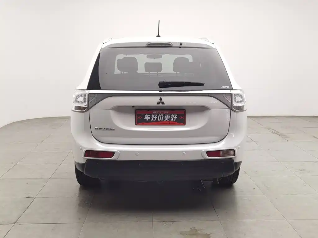 Mitsubishi Outlander (Import) 2015 2014 2.4L 4WD Luxury Value Edition 7-seater