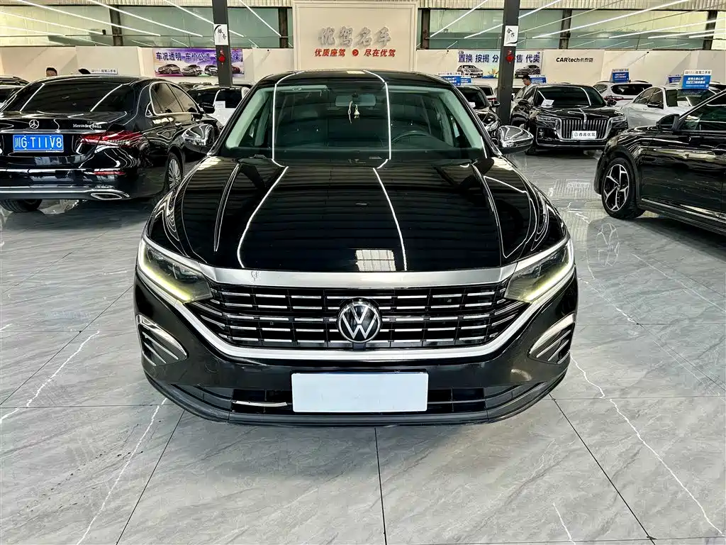 Volkswagen Passat 2022 280TSI Business Edition фото 2