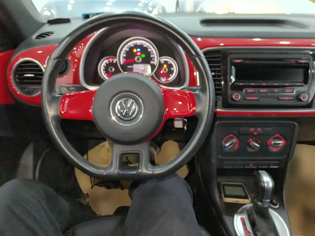 Volkswagen Beetle 2015 180TSI фото 10
